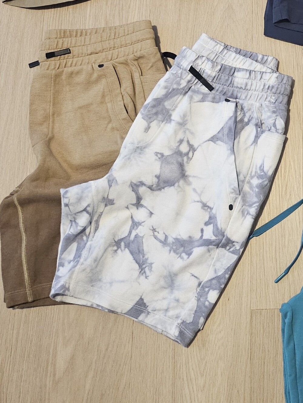 GAP Tie-Dye White & Gray And Khaki Athletic Shortsap Kids (2pcs)